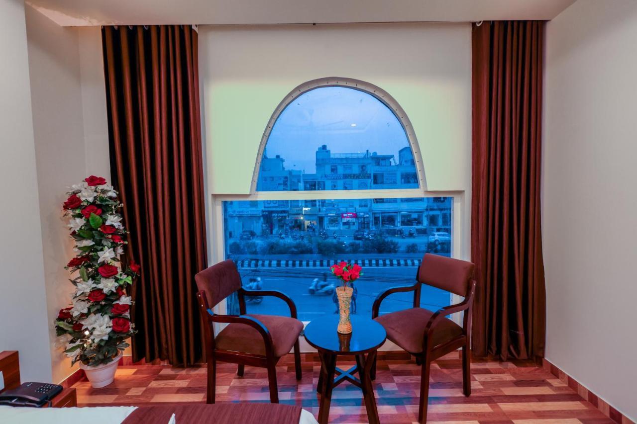 Hotel Lalita Palace Τζαϊπούρ Εξωτερικό φωτογραφία
