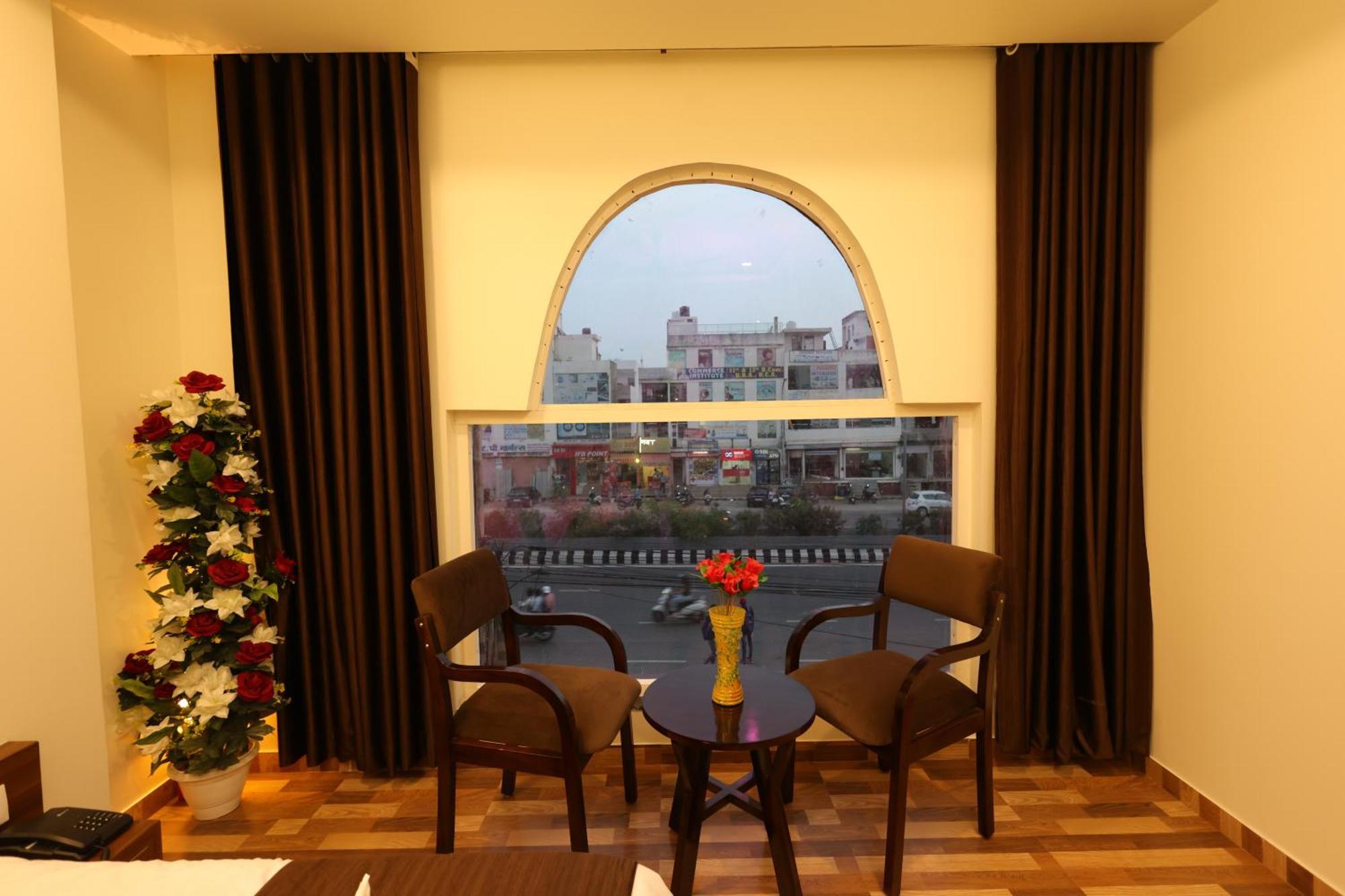 Hotel Lalita Palace Τζαϊπούρ Εξωτερικό φωτογραφία